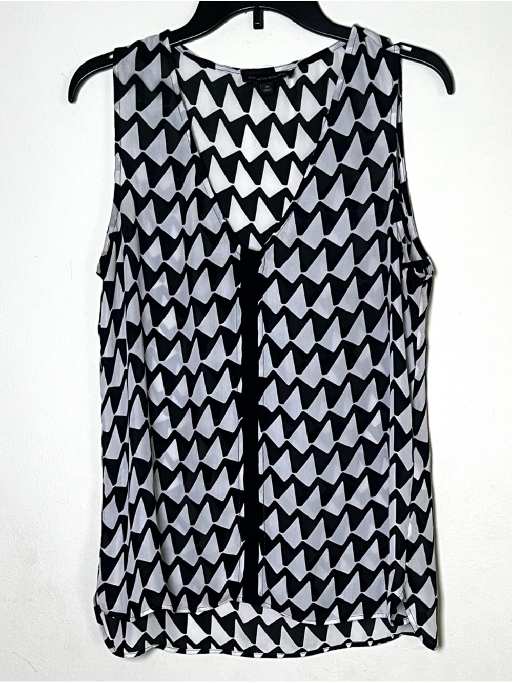 Banana Republic Black & White Geometric Sleeveless Top
